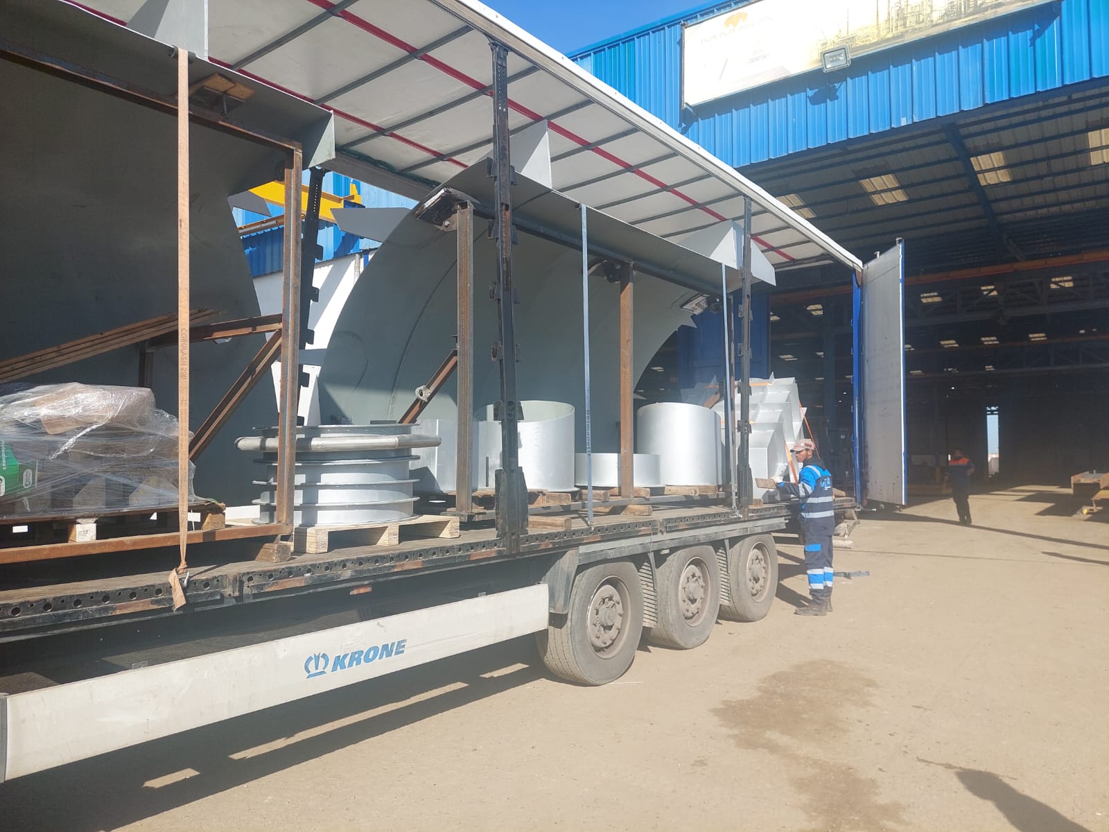 Supply and export of a duct - Lafarge France